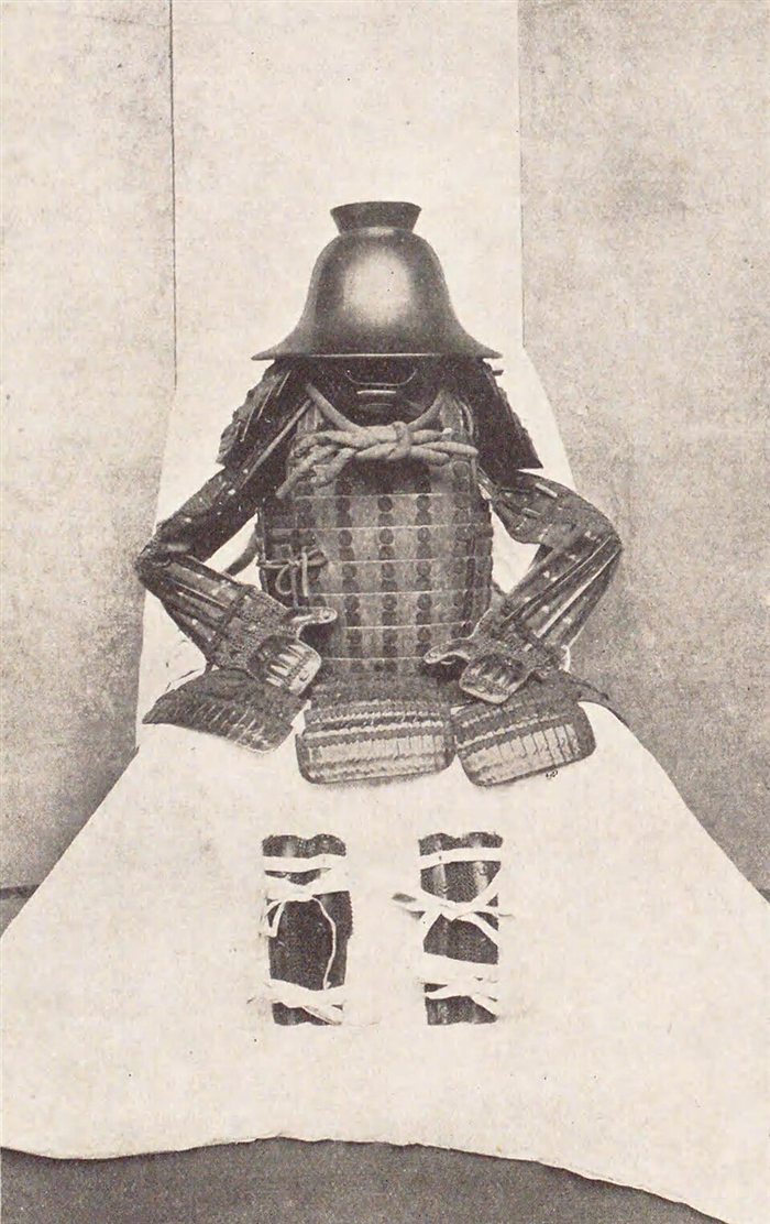 Old photograph of a suit of armor said to have belonged to Kuroda Yoshitaka