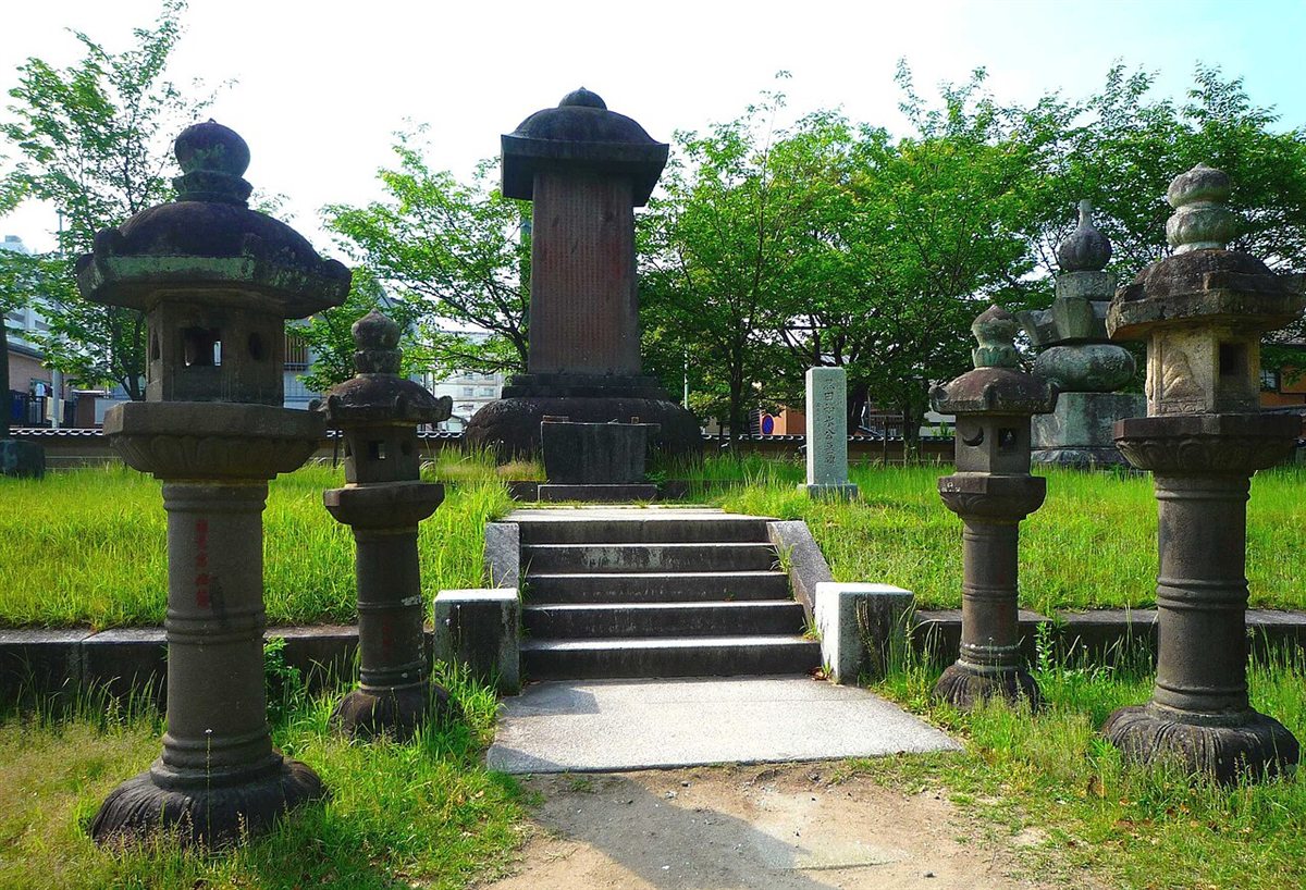 The Kuroda family graves at Sōfuku-ji Temple in Fukuoka, including Kuroda Josui's