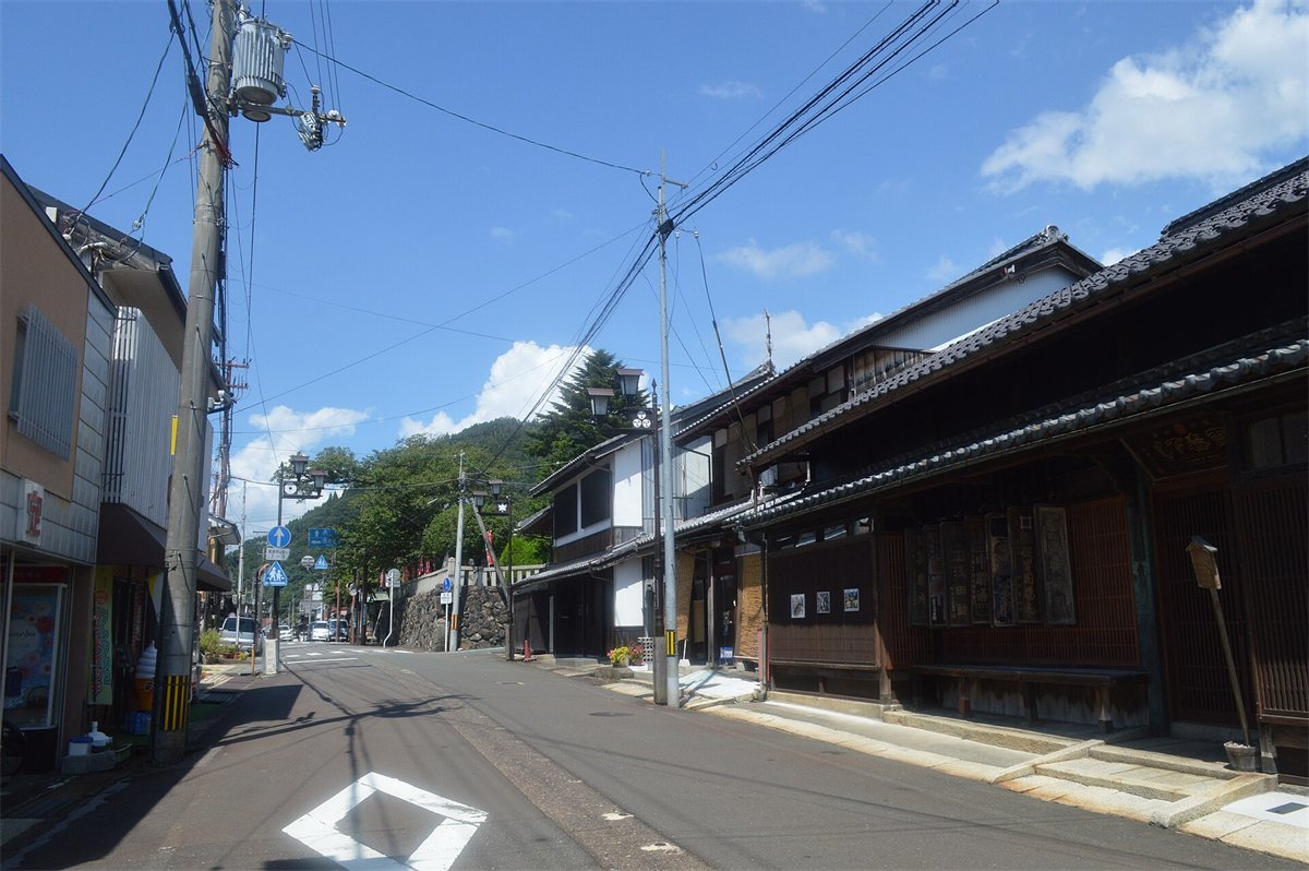 滋賀県長浜市木之本の北国街道ぞいの古い町並み