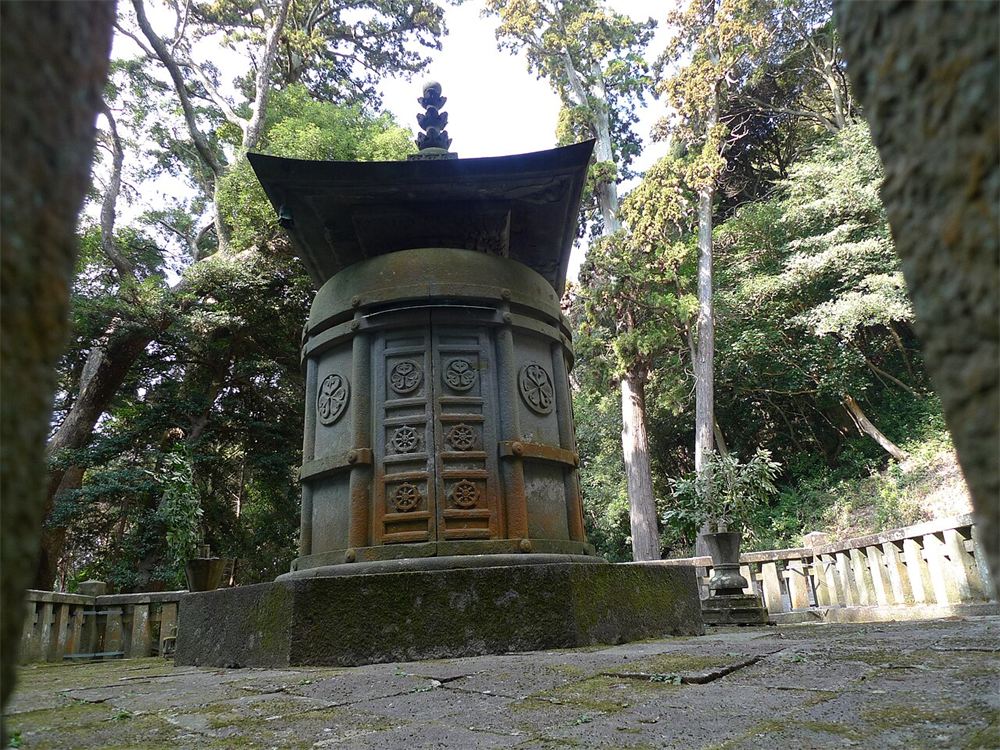 Stone pagoda over Tokugawa Ieyasu's tomb at Kunozan Toshogu